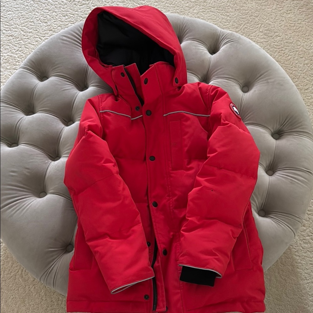￼ Canada Goose